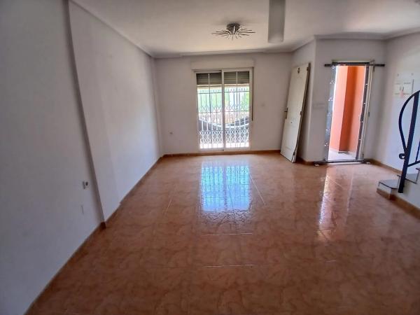 Piso en avenida Comunidad Valenciana, 83