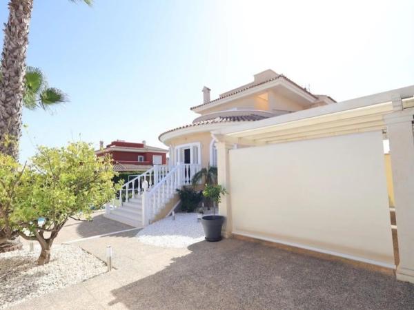 Casa independiente en calle León, 6 -30