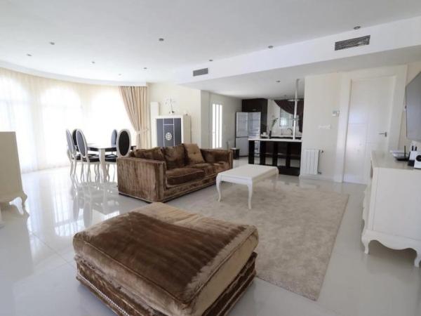 Casa independiente en calle León, 6 -30