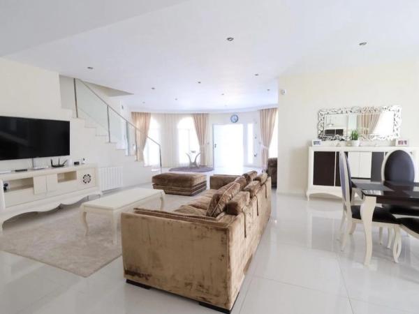 Casa independiente en calle León, 6 -30