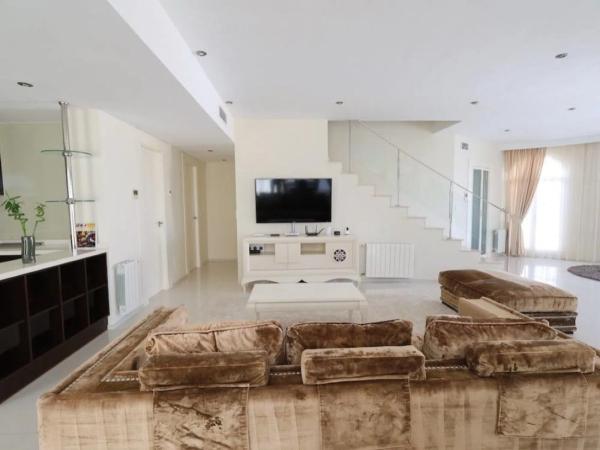 Casa independiente en calle León, 6 -30