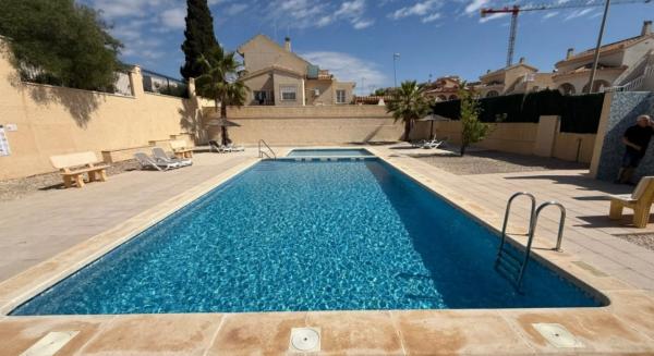 Chalet adosado en calle Rio Deva