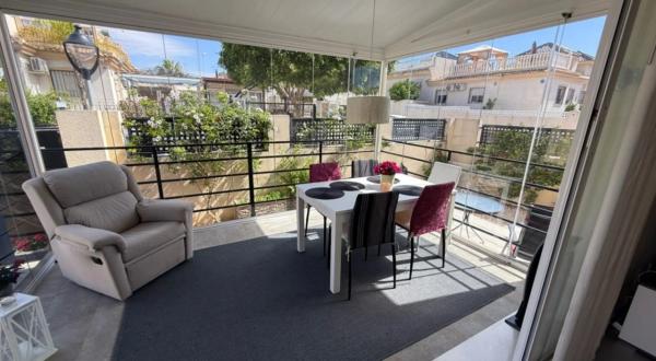 Chalet adosado en calle Rio Deva