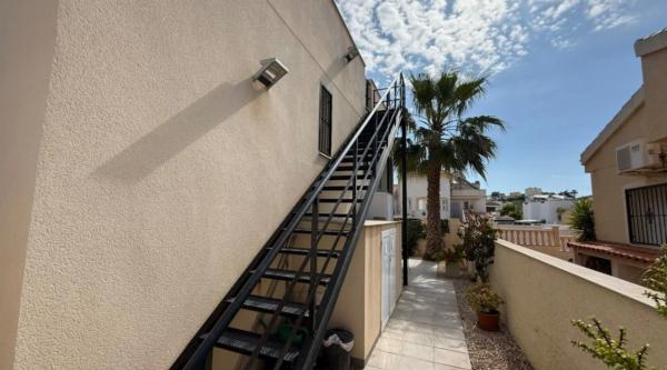 Chalet adosado en calle Rio Deva