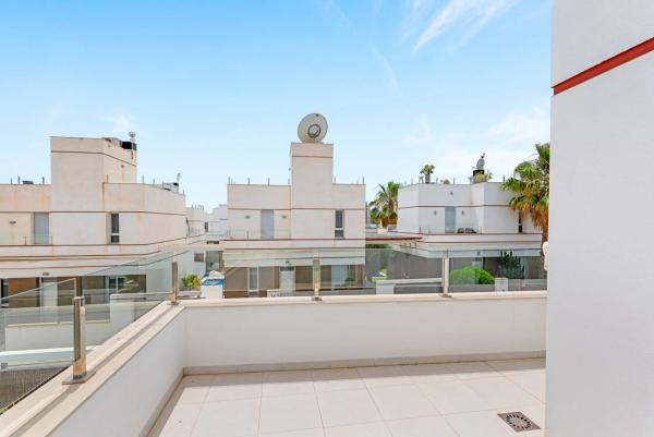 Casa independiente en avenida Jerez de la Frontera