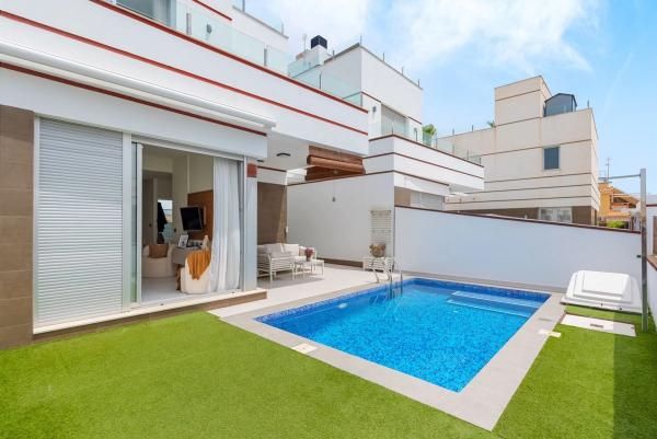 Casa independiente en avenida Jerez de la Frontera