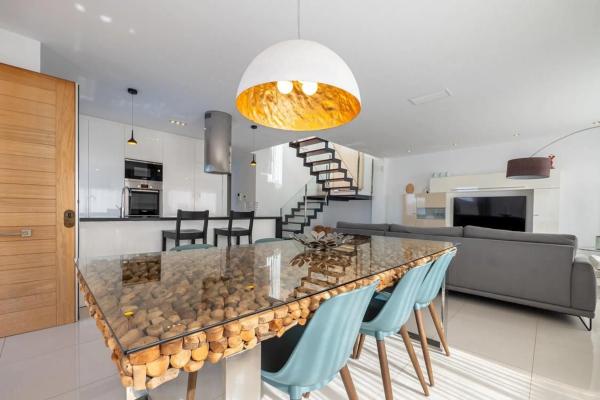 Casa independiente en avenida Guatemala