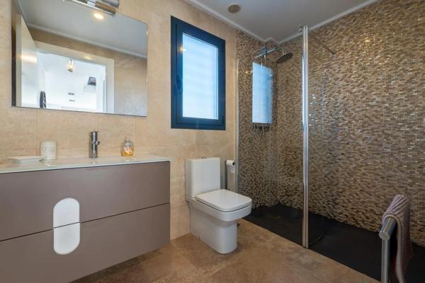 Casa independiente en avenida Guatemala