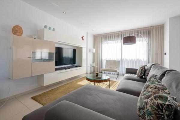 Casa independiente en avenida Guatemala