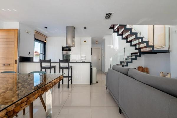 Casa independiente en avenida Guatemala