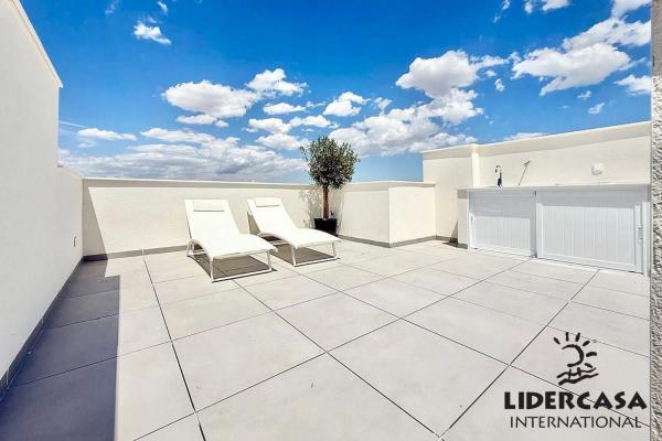 Chalet adosado en calle Dinamarca, 12