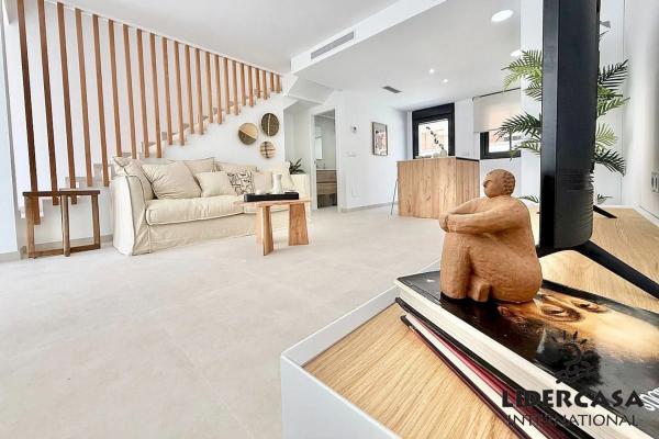 Chalet adosado en calle Dinamarca, 12