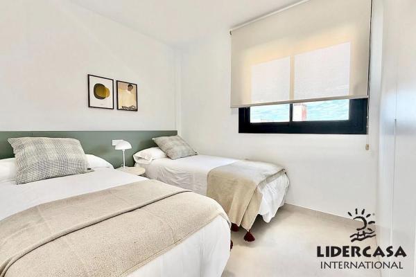 Chalet adosado en calle Dinamarca, 12