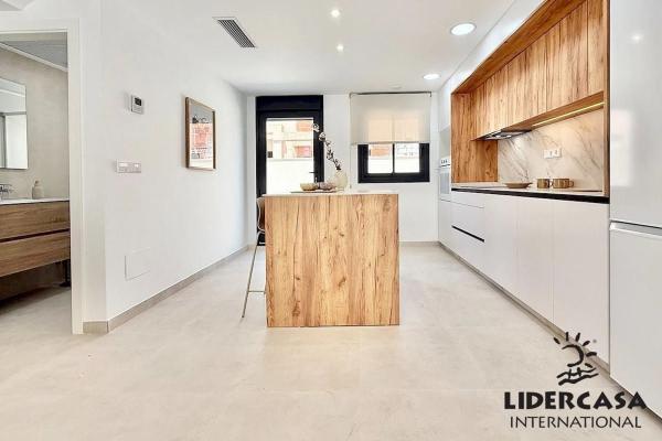 Chalet adosado en calle Dinamarca, 12