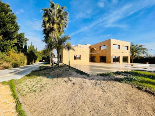 Casa independiente en calle Comandante José Giménez Andrés