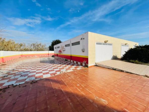 Casa independiente en calle Comandante José Giménez Andrés