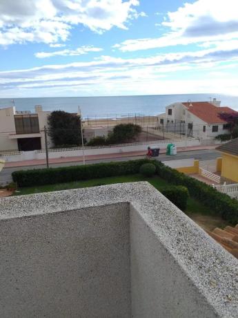 Chalet adosado en calle Argentina