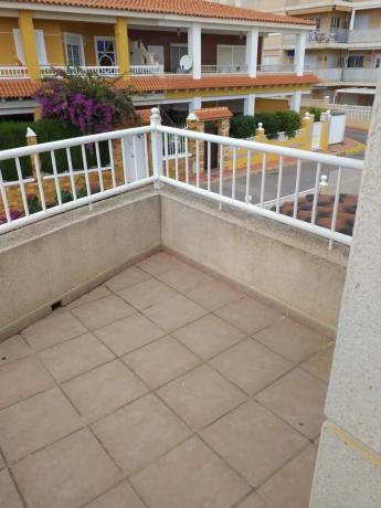 Chalet adosado en calle Argentina