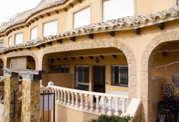 Chalet adosado en calle Pere de Bonvilar