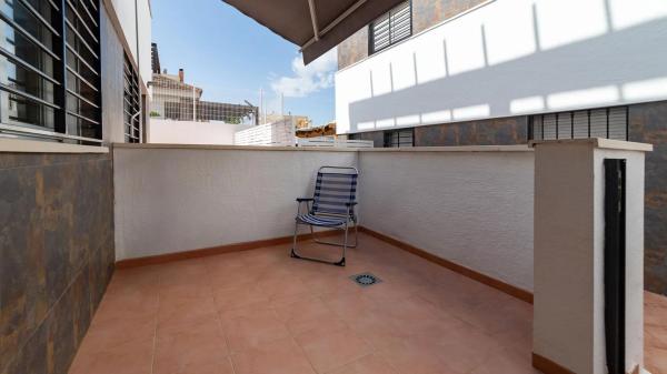 Casa independiente en calle Corts Valencianes