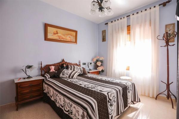 Casa independiente en calle Pablo Neruda