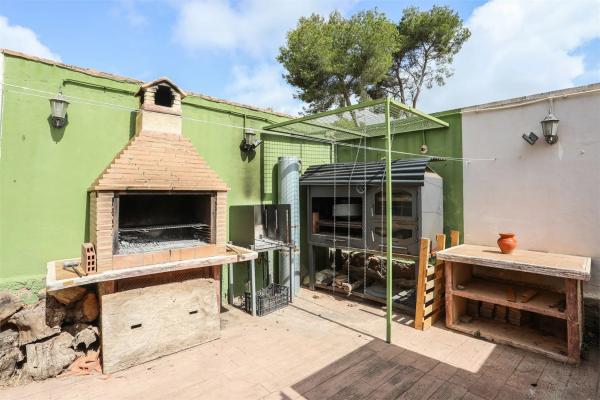 Casa independiente en calle Pablo Neruda