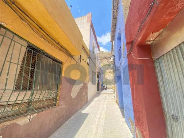 Chalet adosado en calle Velasco