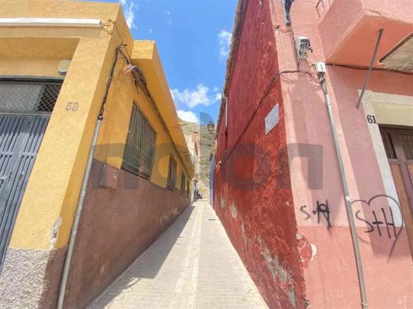 Chalet adosado en calle Velasco