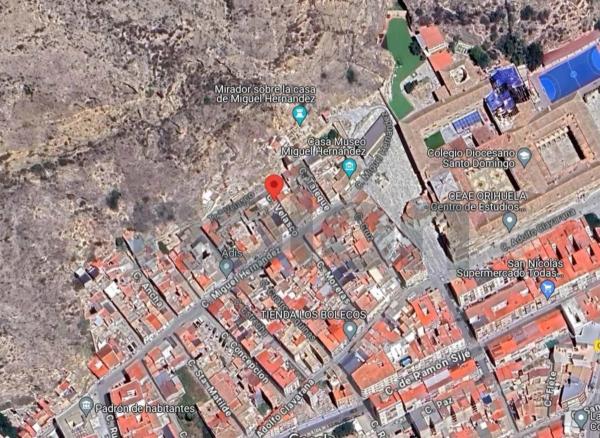 Chalet adosado en calle Velasco