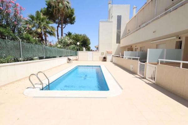 Dúplex en Barrio Villamartín-Las Filipinas