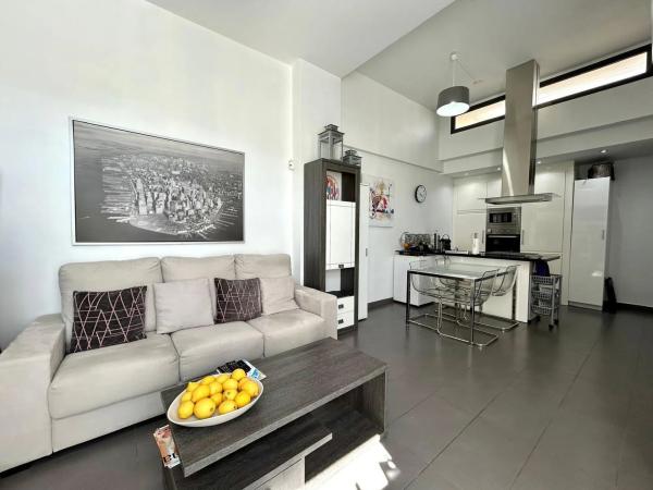 Chalet pareado en calle Paso de Calais