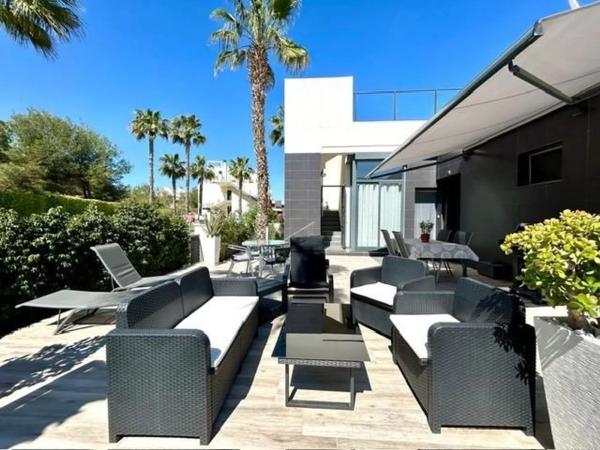 Chalet pareado en calle Paso de Calais