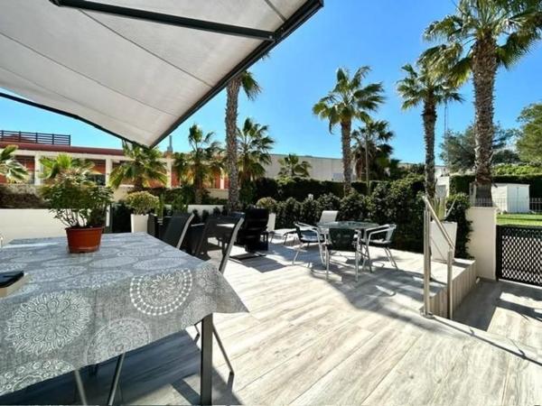 Chalet pareado en calle Paso de Calais