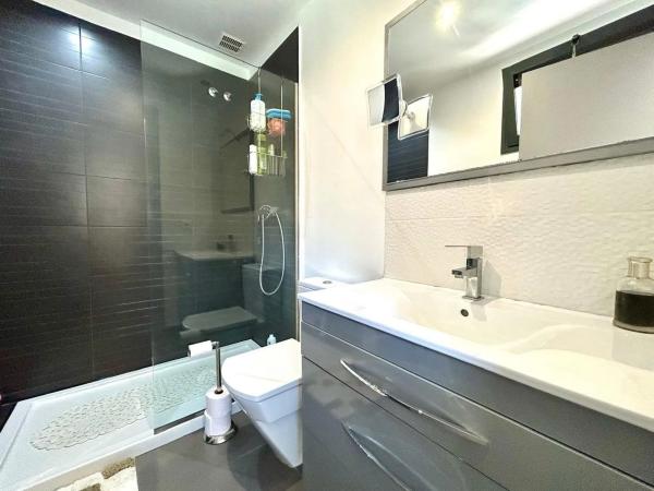 Chalet pareado en calle Paso de Calais