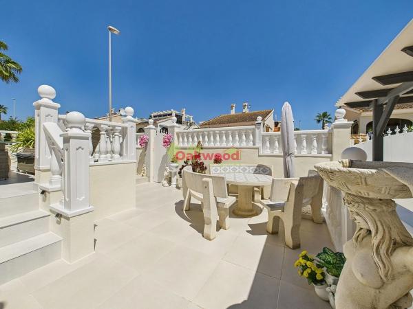 Chalet en avenida de las Especias