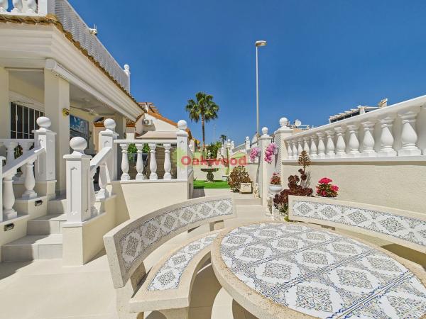 Chalet en avenida de las Especias