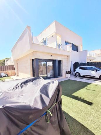 Chalet adosado en calle Veleta