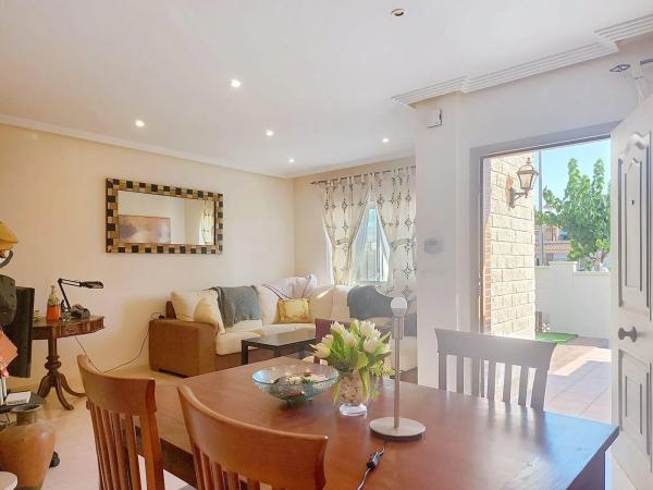 Casa independiente en avenida de Europa