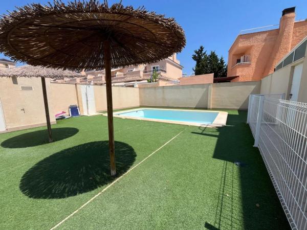 Chalet adosado en calle Anzuelo