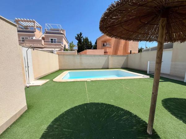 Chalet adosado en calle Anzuelo