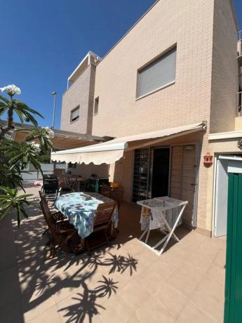 Chalet adosado en calle Anzuelo