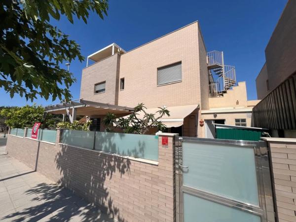 Chalet adosado en calle Anzuelo