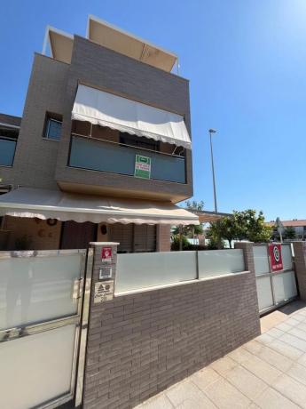 Chalet adosado en calle Anzuelo