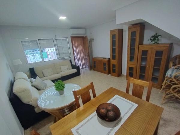 Chalet adosado en calle la Estrella