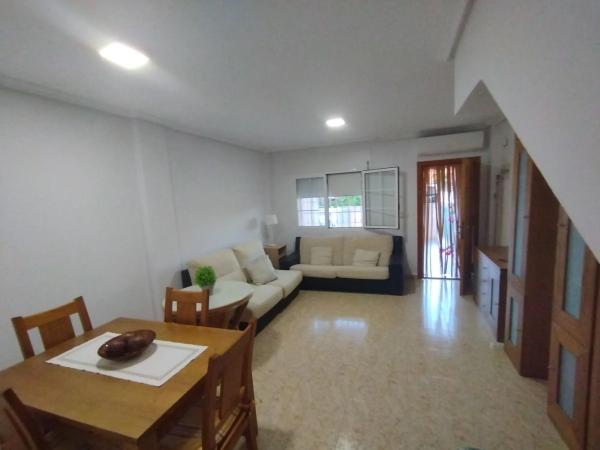 Chalet adosado en calle la Estrella