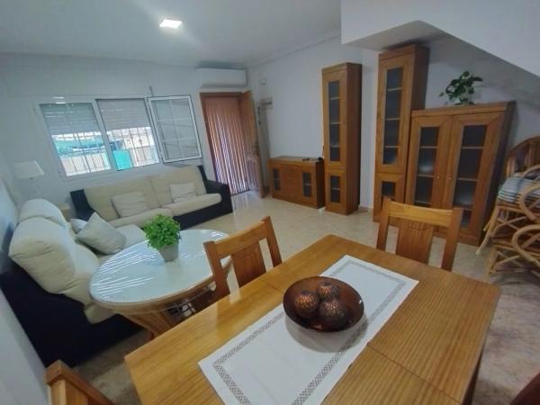 Chalet adosado en calle la Estrella