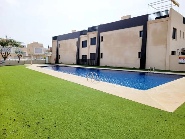 Chalet adosado en calle leverpol