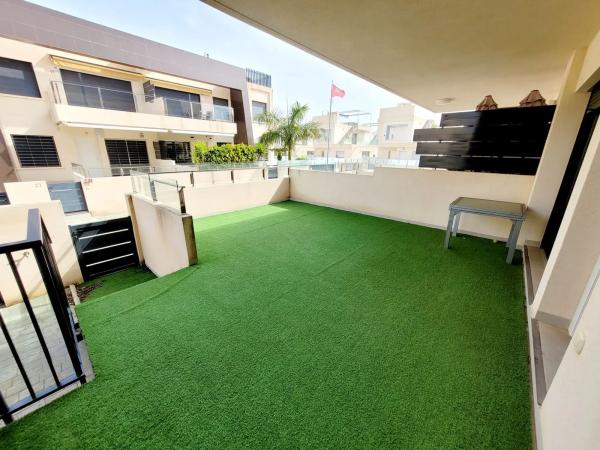 Chalet adosado en calle leverpol