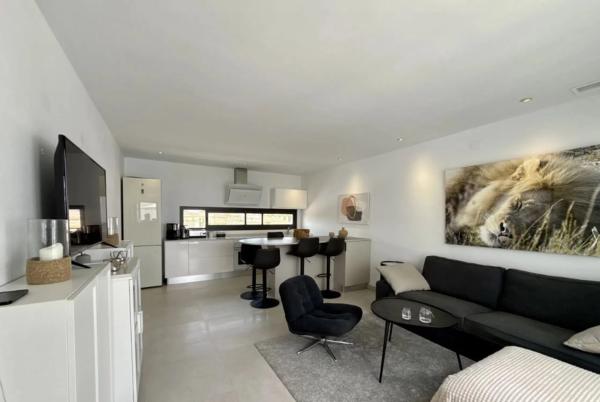 Piso en avenida Costa Blanca