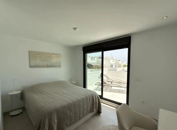 Piso en avenida Costa Blanca